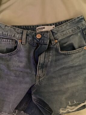 Garage light blue women’s jean shorts!